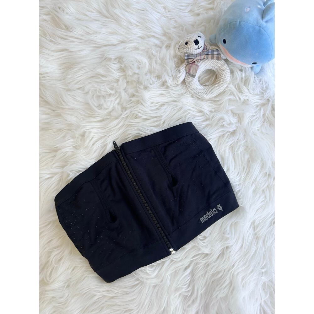 Medela Hands-Free Pumping Bra with Zip Front - Black & size L